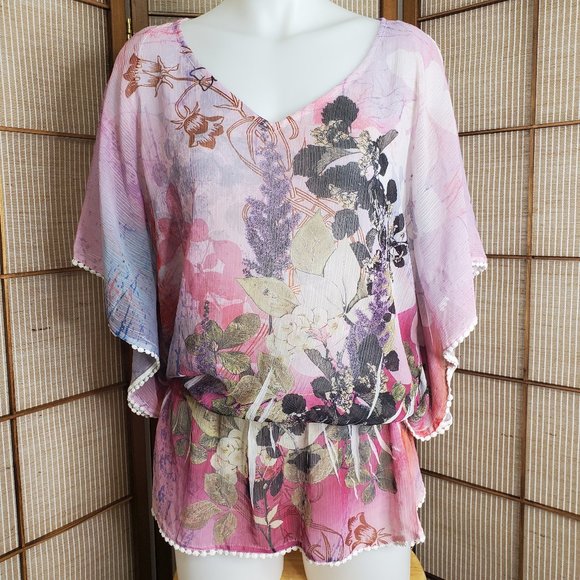 Mushka by Sienna Rose Floral Bat Wing Sleeves Top - Picture 1 of 6
